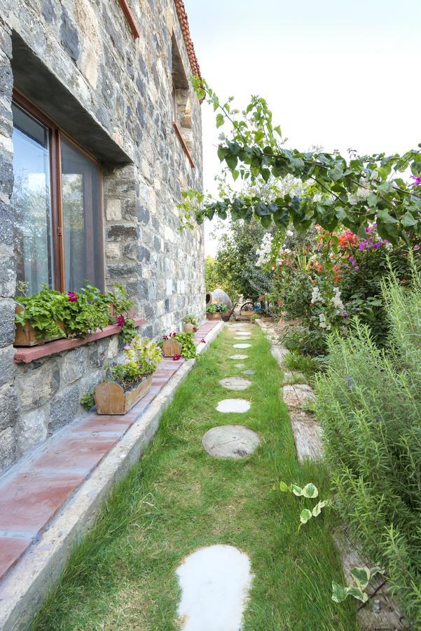 Karaburun Bahce Bed & Breakfast Exterior photo